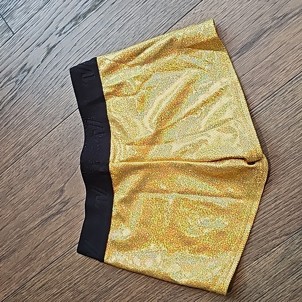 VARSITY SPIRIT COMPRESSION SHORTS. SIZE XSMALL - Picture 5 of 9
